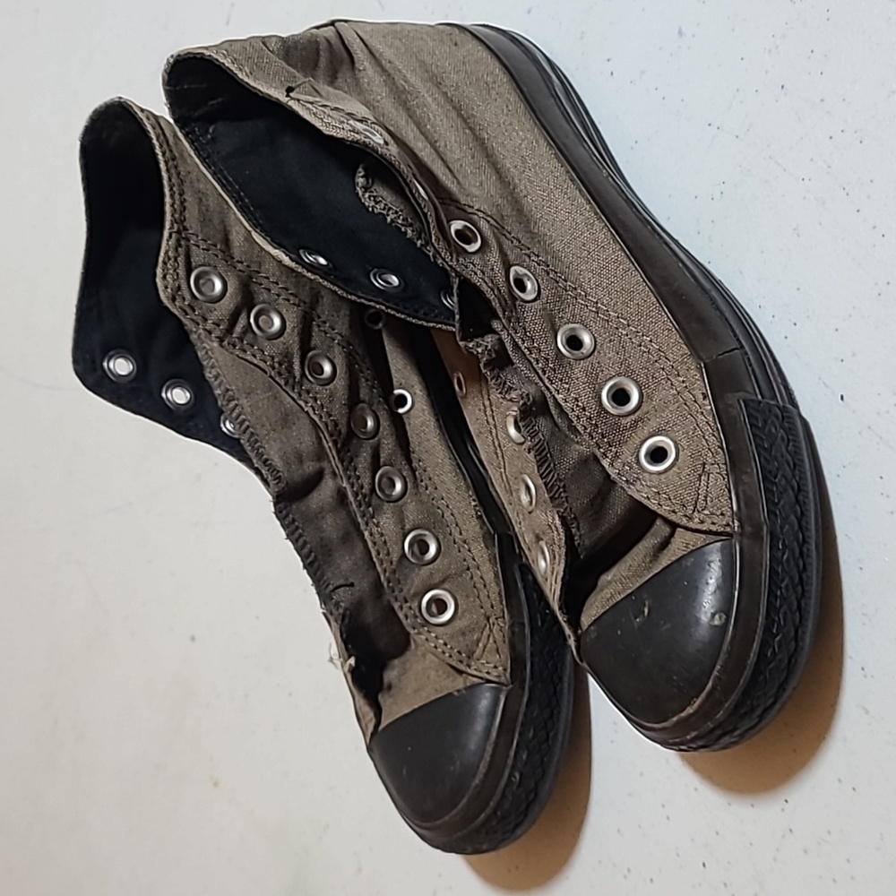 Converse high top Chuck Taylor Shoes